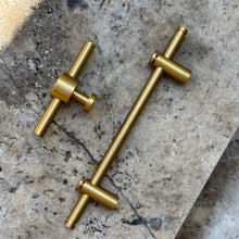 Load image into Gallery viewer, Lennox T-Bar - Satin Brass - Coral and Brass