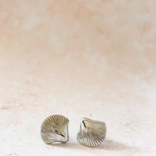 Load image into Gallery viewer, Shell Drawer Pull - Chrome