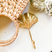 Load image into Gallery viewer, XL Clam Shell Hook - Brushed Gold