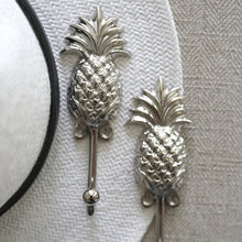 Load image into Gallery viewer, Medium Pineapple Hook - Chrome