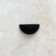 Load image into Gallery viewer, Illuka Moon Pull - Matte Black