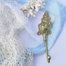 Load image into Gallery viewer, Medium Natural Shell Hook - Brushed Gold