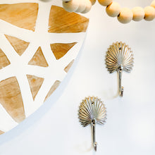 Load image into Gallery viewer, Medium Sahara Palm Hook - Chrome