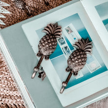 Load image into Gallery viewer, Medium Pineapple Hook - Brass