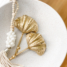 Load image into Gallery viewer, XL Clam Shell Hook - Brushed Gold