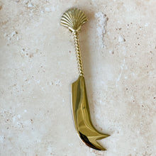 Load image into Gallery viewer, Mermaid Shell Cheese Knife - Brushed Gold