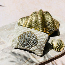 Load image into Gallery viewer, Beaded Shell Venus Pouch Purse
