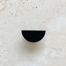 Load image into Gallery viewer, Illuka Moon Pull - Matte Black
