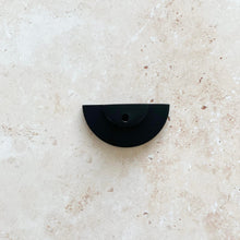 Load image into Gallery viewer, Illuka Moon Pull - Matte Black

