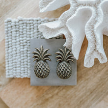 Load image into Gallery viewer, Pineapple Drawer Pull - Brass
