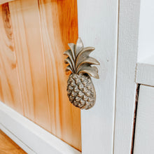 Load image into Gallery viewer, Pineapple Drawer Pull - Brass
