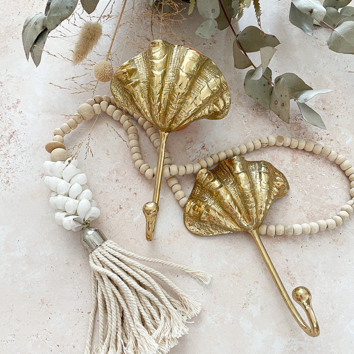 XL Clam Shell Hook - Brushed Gold