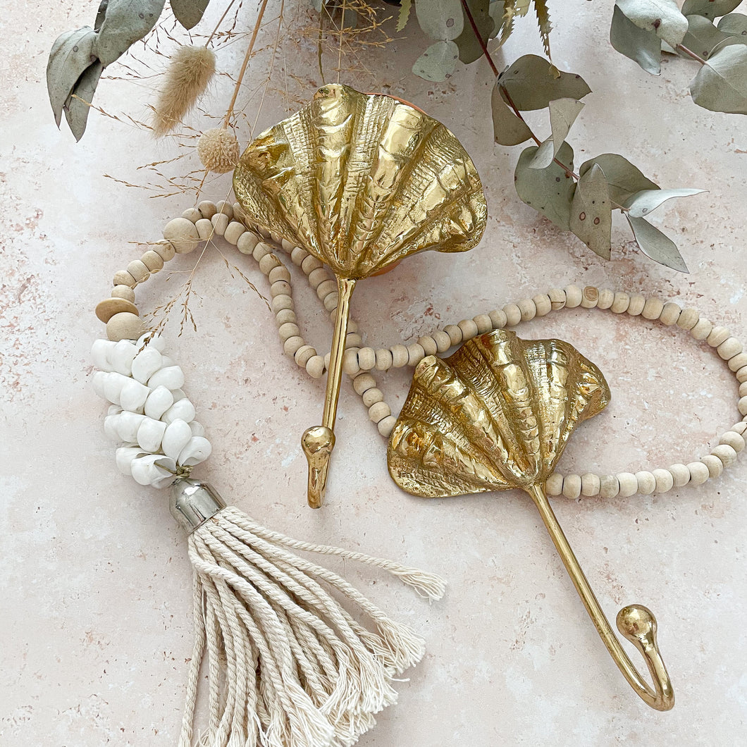 XL Clam Shell Hook - Brushed Gold