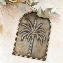 Load image into Gallery viewer, Banana Palm Arch Wall Plaque - Brass
