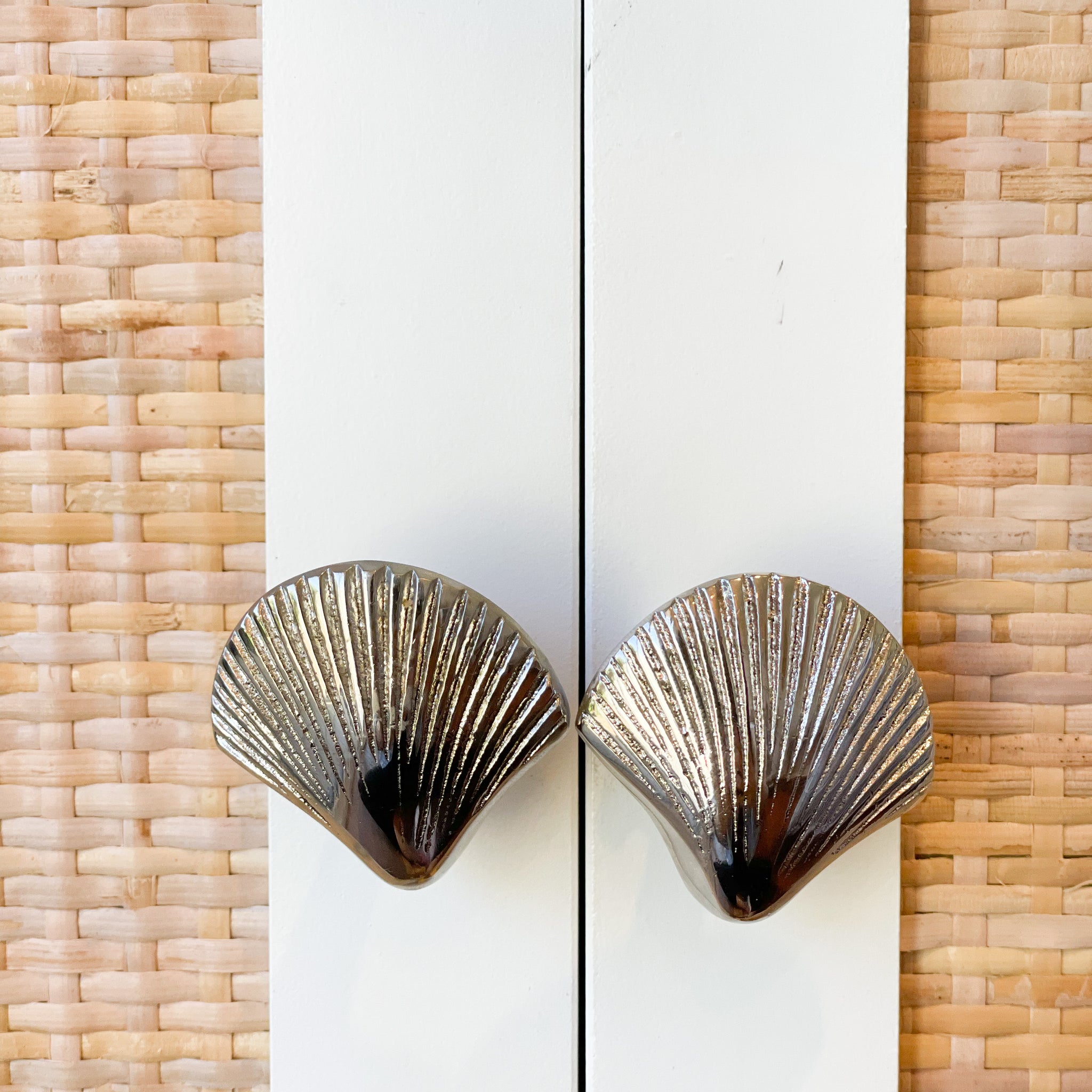 Shell Drawer Pull - Chrome