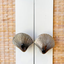 Load image into Gallery viewer, Shell Drawer Pull - Chrome
