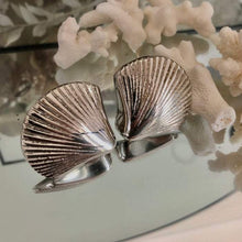 Load image into Gallery viewer, Shell Drawer Pull - Chrome
