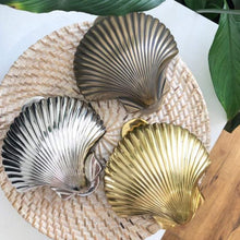Load image into Gallery viewer, Mermaid Shell Door Knocker - Brass
