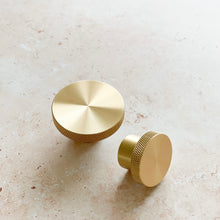 Load image into Gallery viewer, Eden Pull - Satin Brass

